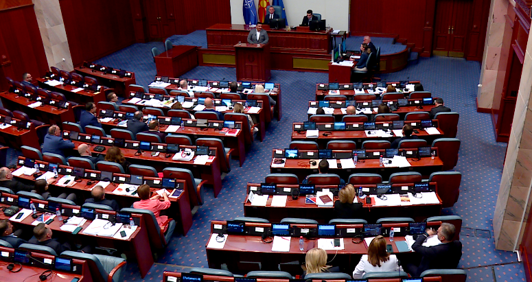 Kuvend, konstatohen mandatet e tre deputetëve të rinj