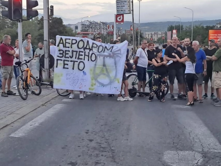 Protestë e “Ndalo për Vardarishten” me bllokim të urës “Binjakët” në Shkup