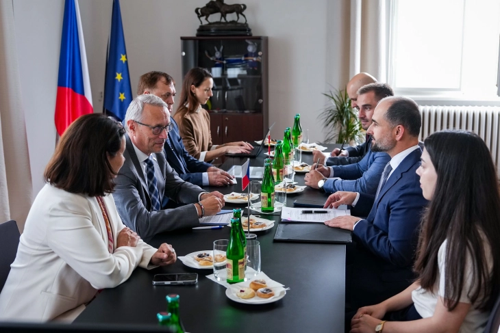 Në Pragë takim Murtezani-Dvorzhak: Zbatimi i reformave nuk është vetëm parakusht për përparim në negociatat për BE