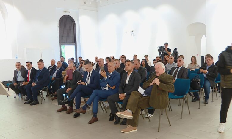 Profesori Bashkim Selmani hapi Institutin për Zhvillim Ekonomik dhe Politik me vendndodhje në Shkup