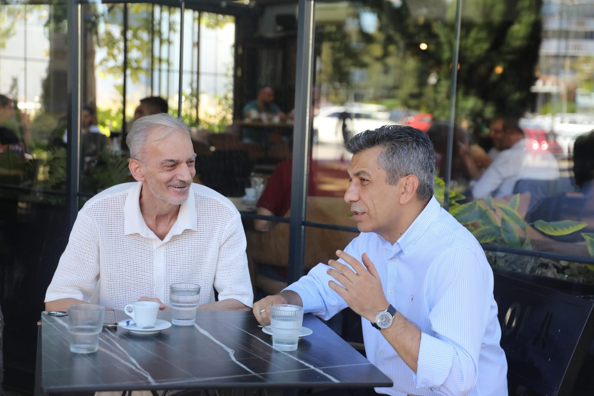 Mexhiti takon Shpend Ahmetin, një prej anëtarëve të grupit legjendar Telex