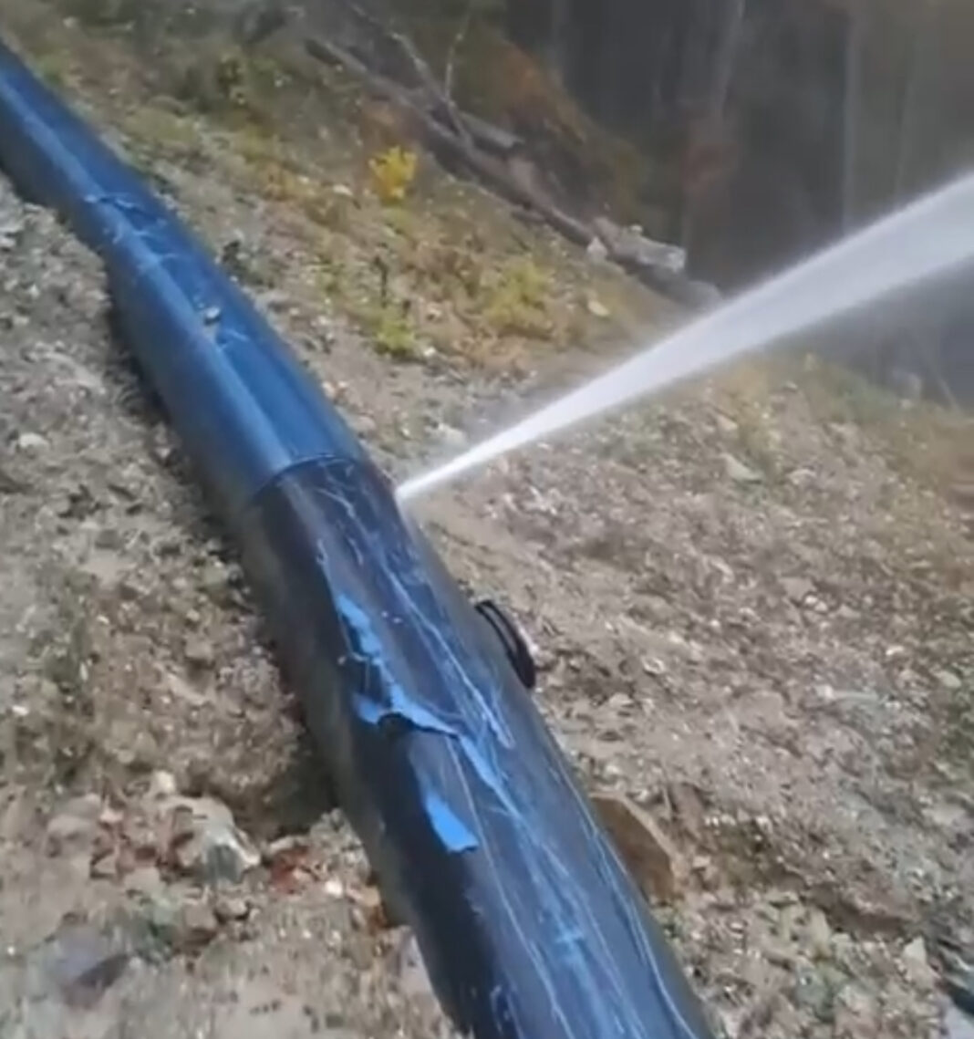 Dëmtohet me qëllim ujësjellësi i Tetovës një ditë para zgjedhjeve