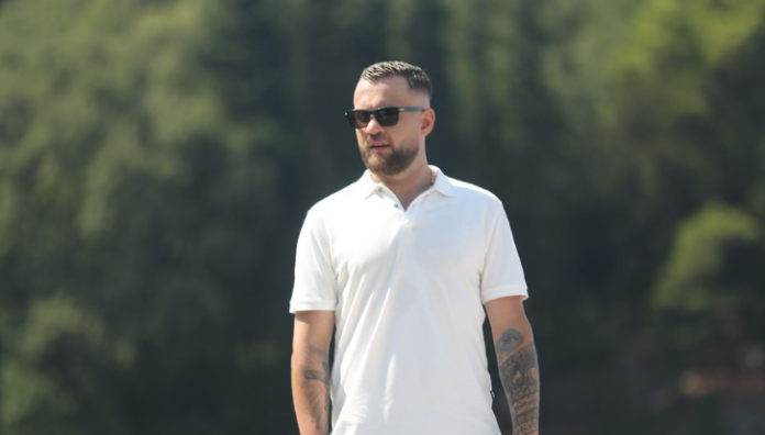 Luiz Ejlli bëhet njëqind për qind zeshkan, fansat habiten me ndryshimin