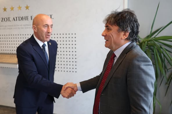 Haradinaj takohet me ambasadorin italian  flasin për zhvillimet politike
