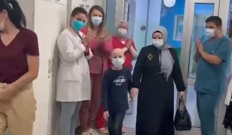 Ra zilja e shpresës! Amiri i vogël e mposhti sëmundjen