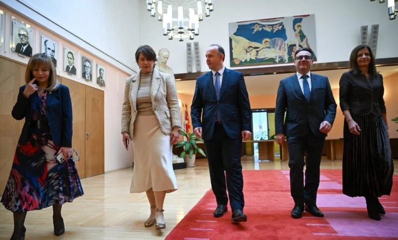 Kryetari i Kuvendit takim me Rektoren Angelova dhe stafin akademik të UKM