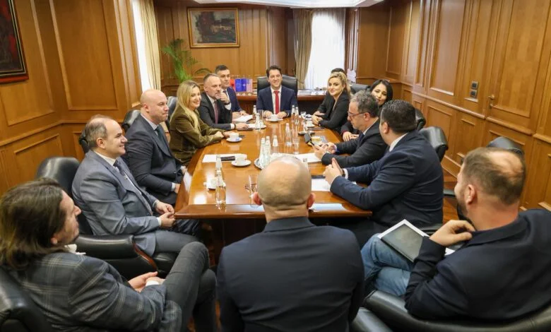 Zv/kryeministri Sali: Të bashkuar për t’u prirë proceseve dhe projekteve që e çojnë vendin përpara