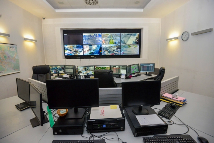 Fillon testimi i kamerave për mbikëqyrje në trafik në kuadër të “Qytetit të sigurt”