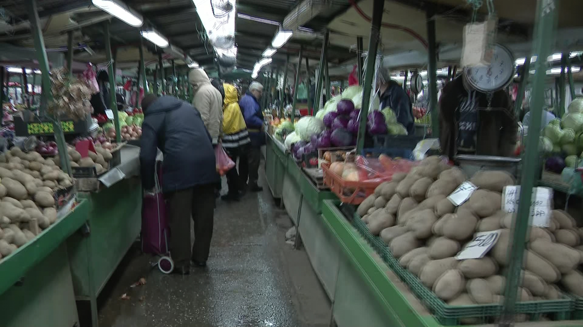 Çmimet në treg janë të larta, qytetarët: Para festave, çmimet rriten më shumë
