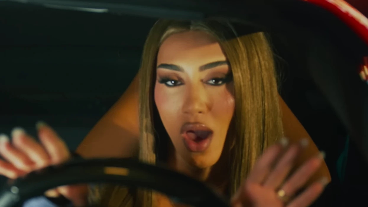 Melinda Ademi sjell këngën e re “Cardi B”