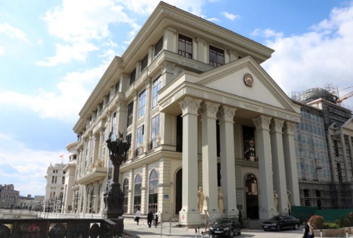 MPJ vazhdon heshtjen për incidentin e ambasadorit në Moskë