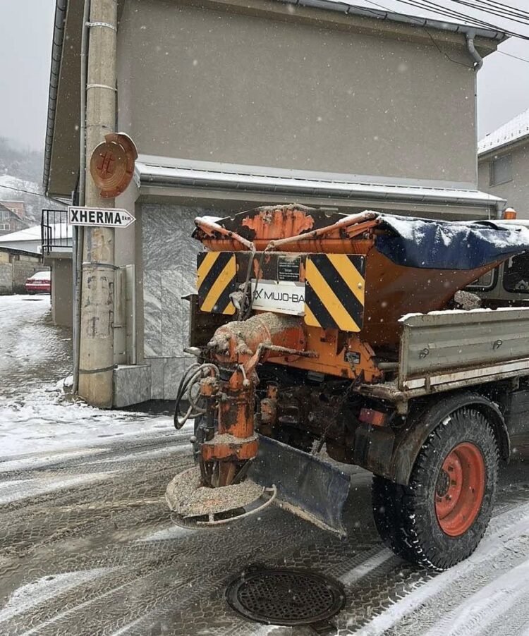 Bilall Kasami: Ekipet për pastrimin dhe mirëmbajtjen e rrugëve janë në terren