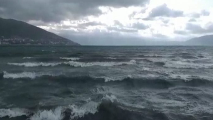 moti-i-keq-kapiteneria-e-vlores-ndalon-lundrimin-e-mjeteve-te-vogla