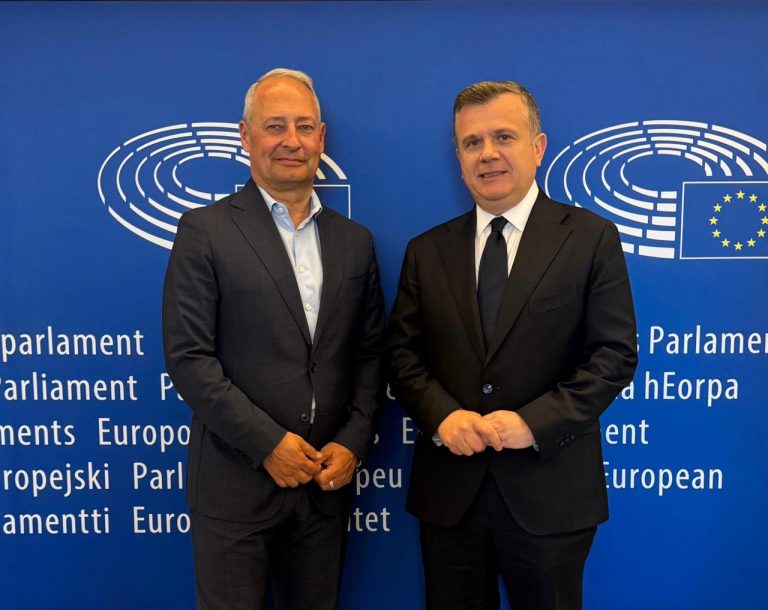 balla-takon-raportuesin-per-shqiperine-ne-pe-raporti-qe-votohet-ne-5-maj-vlereson-arritjet-e-shqiperise