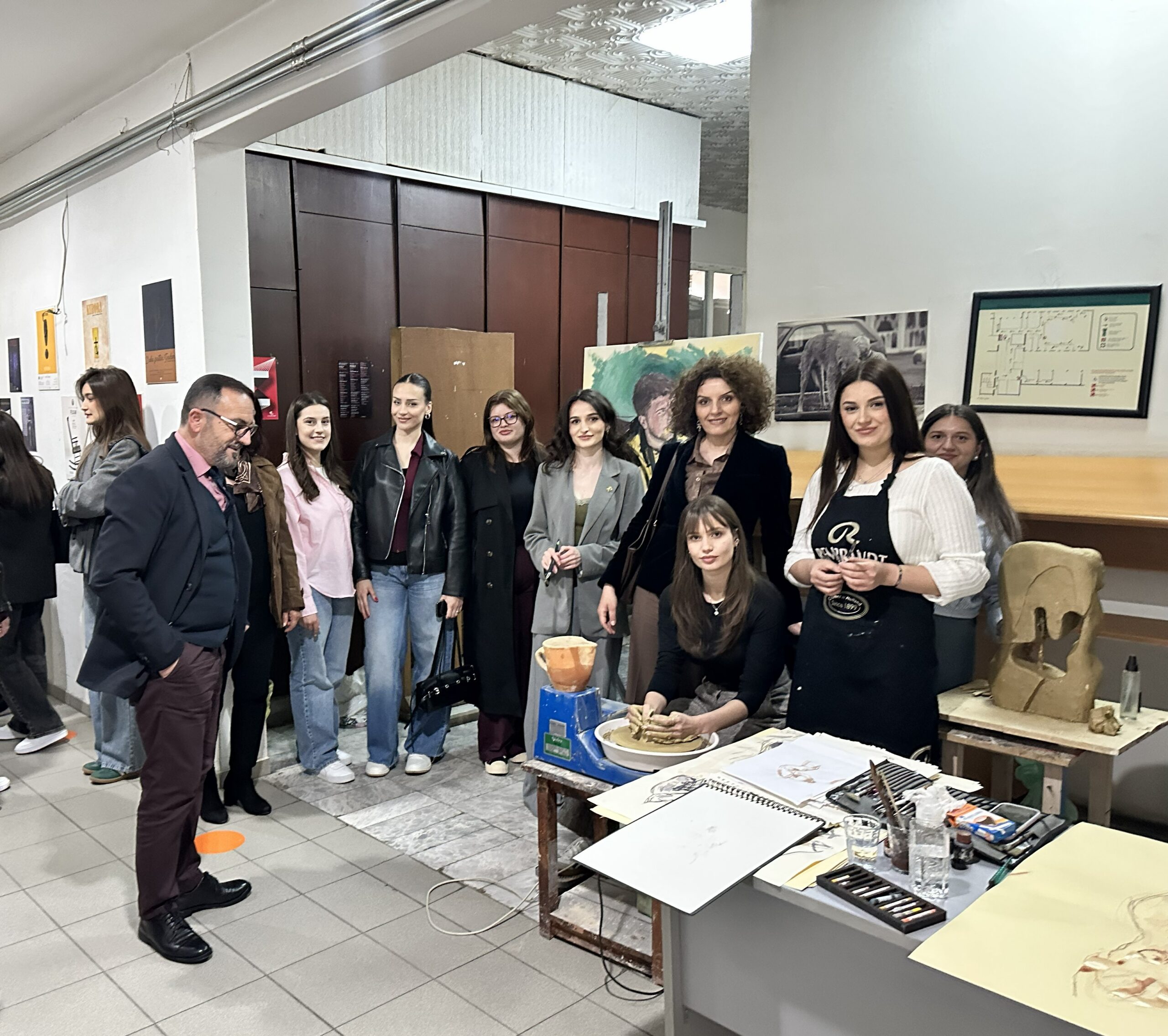 Fakulteti i Arteve i Universitetit të Tetovës shënoi Ditën Botërore të Artit