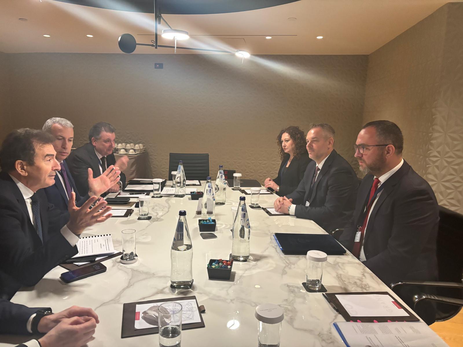 Athina dhe Shkupi me front të përbashkët kundër terrorizmit dhe krimit