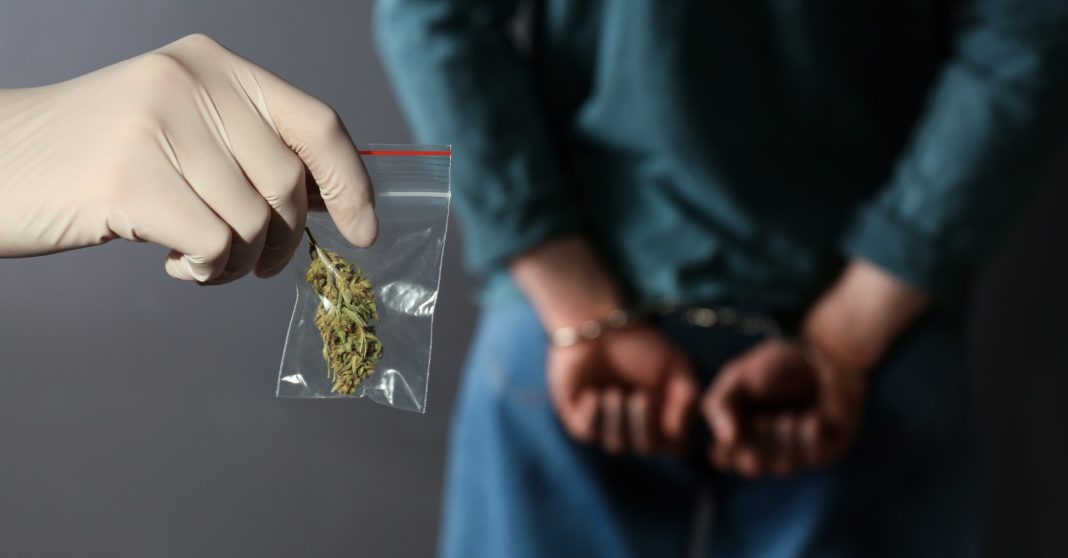 Bastisje në Drenovec të Tetovës  Sekuestrohet kokainë dhe prangoset 29 vjeçari