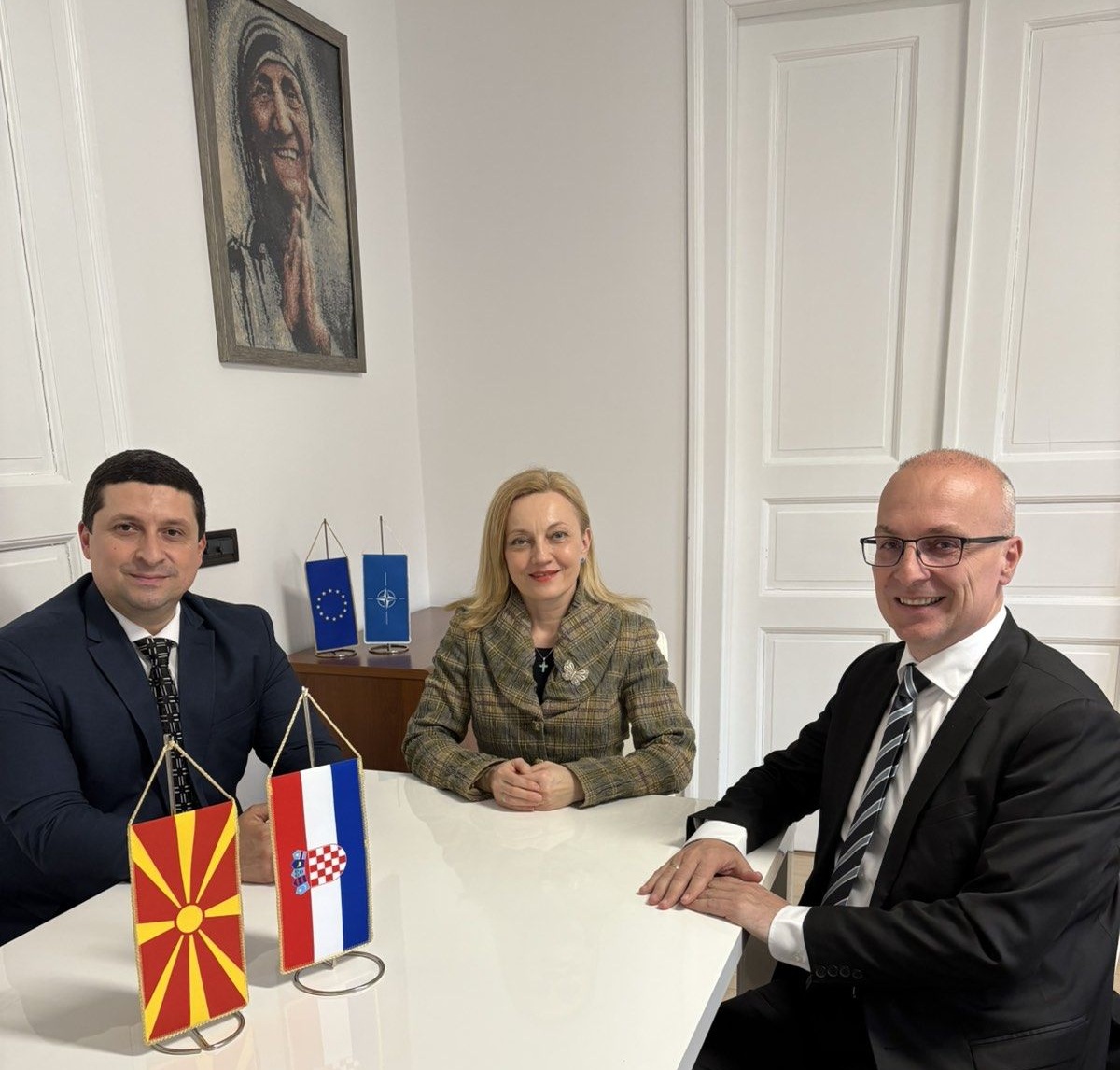 Miloshoski në Zagreb pritet në takim nga deputetja Marijana Petir