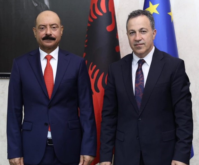 Peleshi pret ambasadorin e Shtetit të Katarit