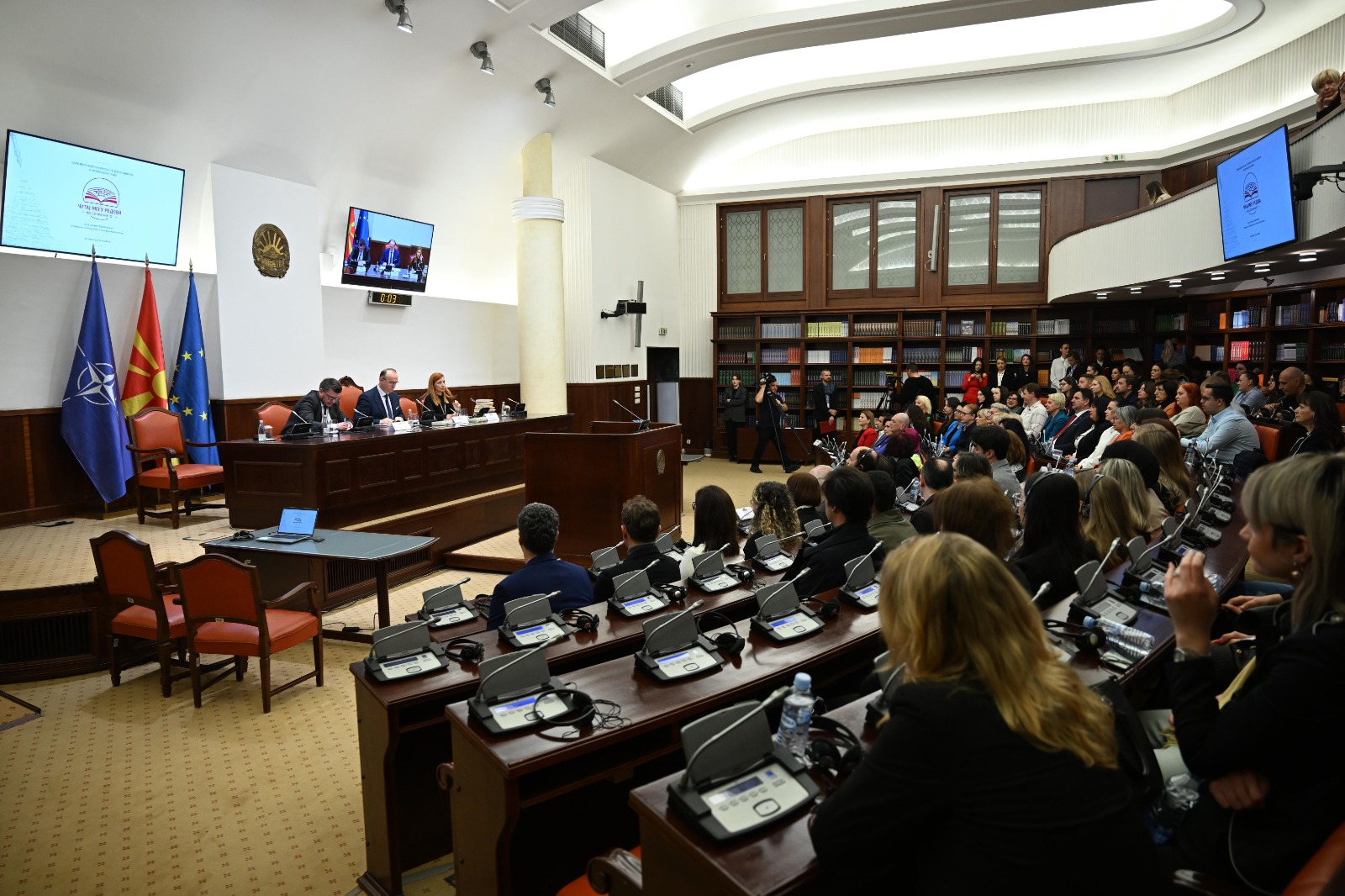 gashi-therret-te-rinjte-te-lexojne-libra