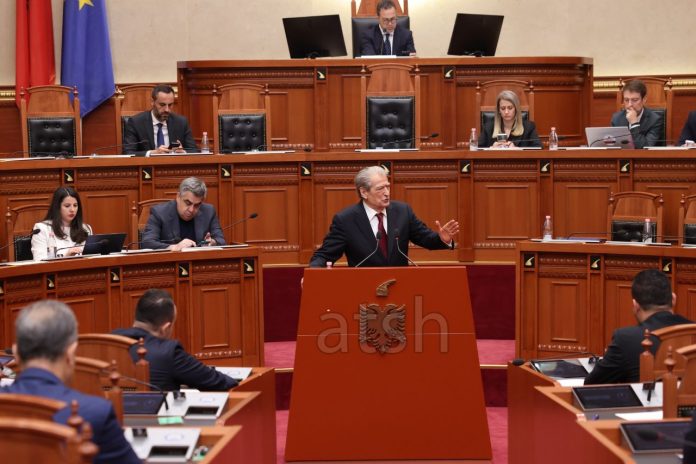 Berisha: Nuk mund të shtyhen debatet dhe negociohen interpelancat, kanë afate kushtetuese