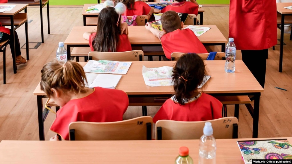 E tmerrshme  në Shkup  E djegin me cigare dhe e detyrojnë të hajë jasht qitje