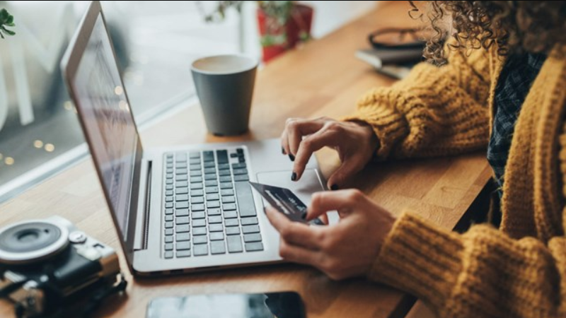 rreziqet-shendetesore-nga-blerja-e-produkteve-kozmetike-ne-internet