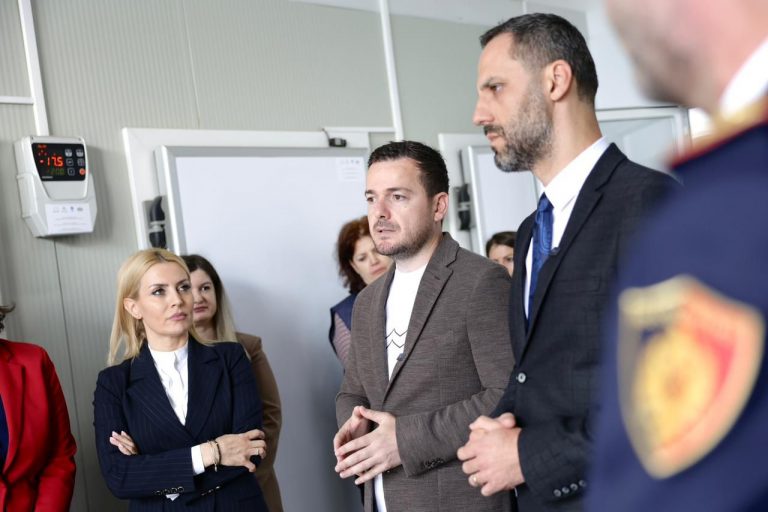 Salla dhe Lamallari në pikën e inspektimit kufitar Durrës  Forcohet kontrolli për sigurinë ushqimore të importeve