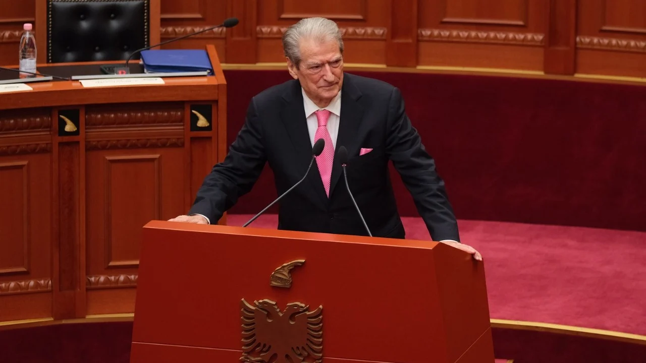 mali-i-zi-po-harton-tekstin-e-traktatit-per-anetaresim-berisha-per-deklaraten-e-komisioneres-se-be-per-shqiperine-nuk-u-tha-asnje-fjale