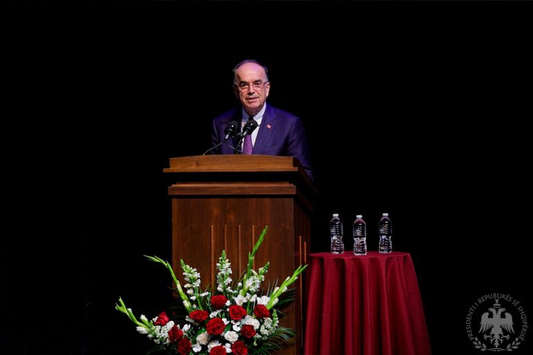 Begaj në SHBA  Ëndrra amerikane mbetet e arritshme  dëshmi se liria funksionon