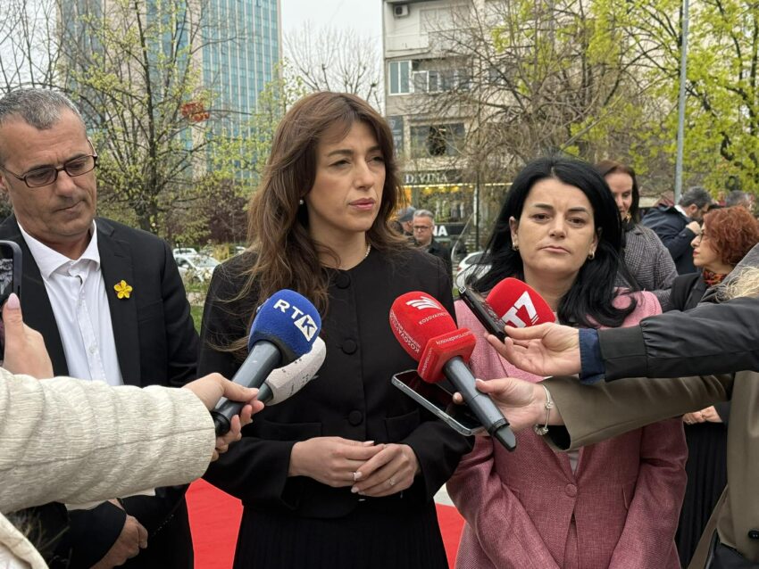 Haxhiu nga Memoriali  Heroinat   Janë ngritur 12 aktakuza për dhunën seksuale gjatë luftës në Kosovë