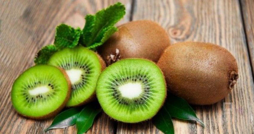 Përfitimet Shëndetësore të Kivit: Superfruti që Fuqizon Organizmin gjatë Dimrit 