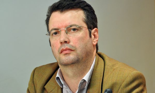 Kurti emëron ambasadorin Agron Bajrami Kryenegociator të Kosovës në dialogun me Serbinë