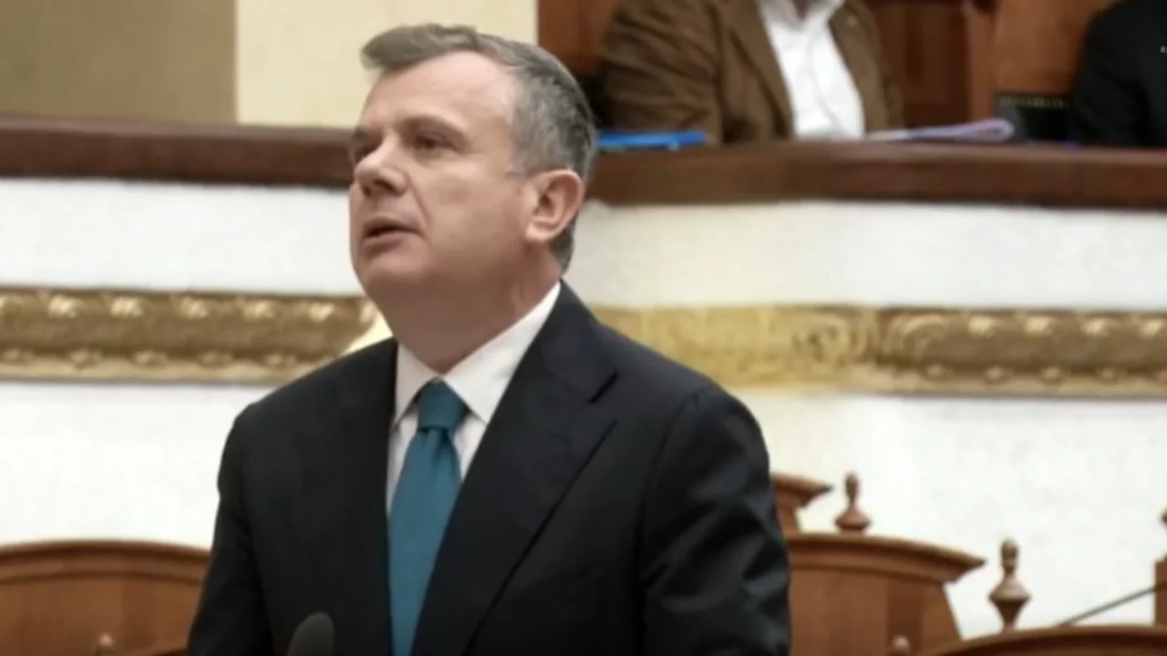 Lajmi për ndarjen nga jeta të akademikut Rexhep Qosja  Balla propozon një minutë heshtje në Kuvend  Ka dhënë kontribut të jashtëzakonshëm