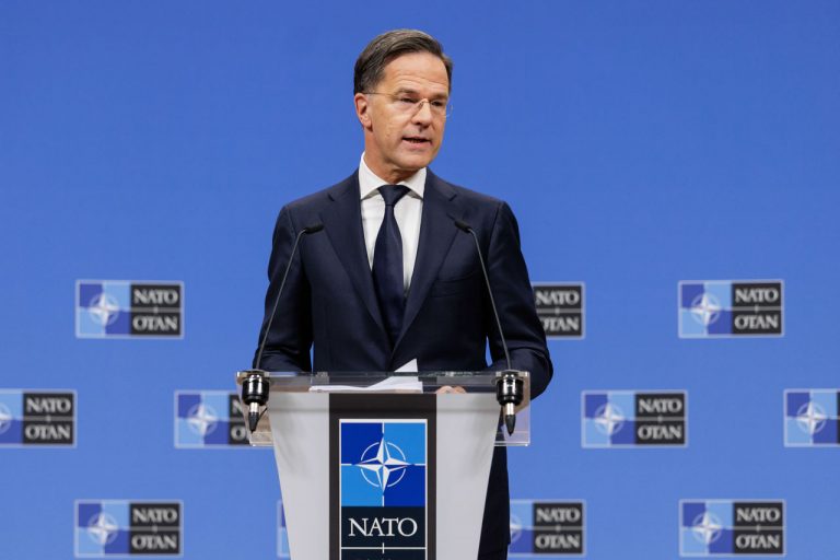 rutte-i-ben-thirrje-nato-s-te-mos-e-lere-ukrainen-ne-harrese-dhe-te-rrise-mbeshtetjen