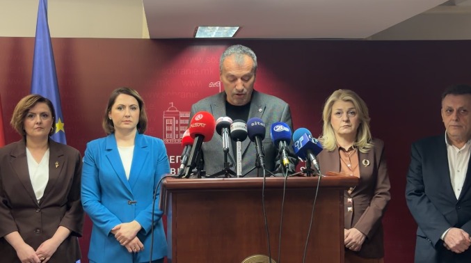 Fronti Evropian kërkon 30 nënshkrime deputetësh për ndryshime kushtetuese sipas kërkesave të BE-së 