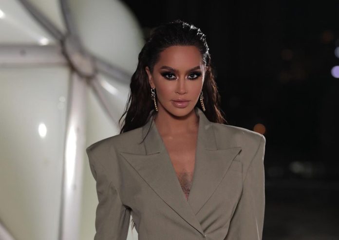 dafina-publikon-fotografine-e-pare-te-plote-me-djalin