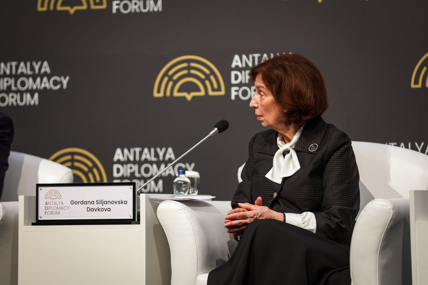 Kryetarja Siljanovska Davkova kritikon BE në për kushtëzimin e imponuar dhe të mundshmet e tjera nga Bulgaria