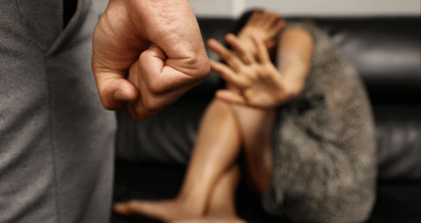 Editorial / Dhunës familjare s’po i shihet fundit – shoqëria dhe shteti të jenë më të vëmendshëm!