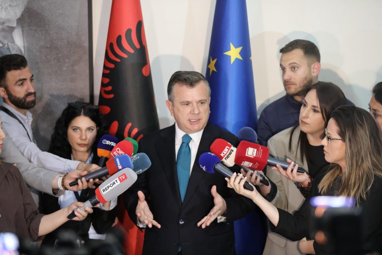 Balla  Debatet në grupin parlamentar  pjesë e demokracisë së PS së