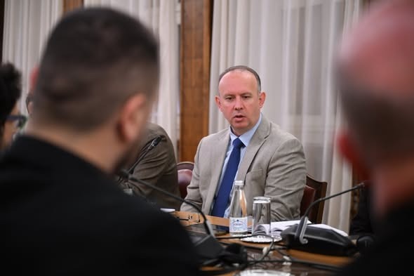 gashi-uron-radevin-shpreson-ne-zgjidhje-mospajtimesh