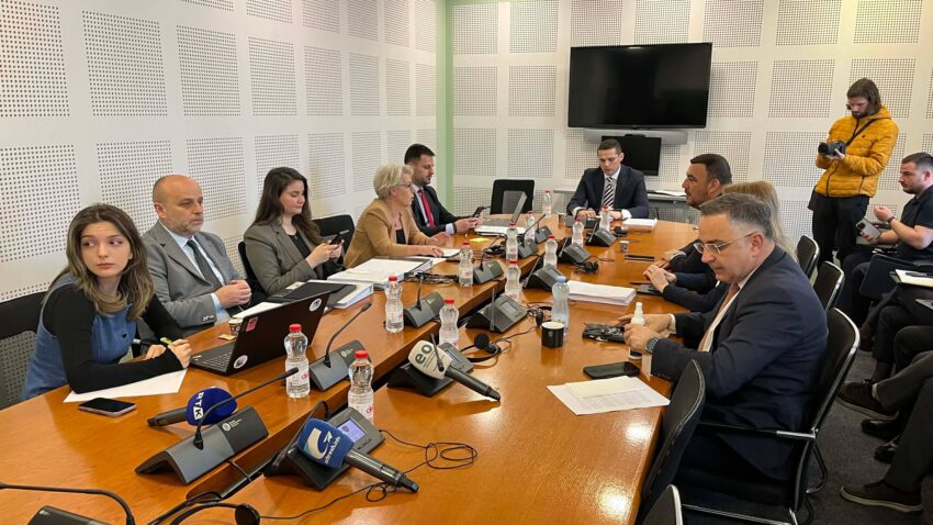 Tahiri: Byroja s’duhet të bëhet instrument partiak