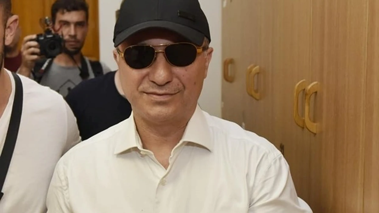 Gruevski një këmbë në Hungari një në Maqedoni!