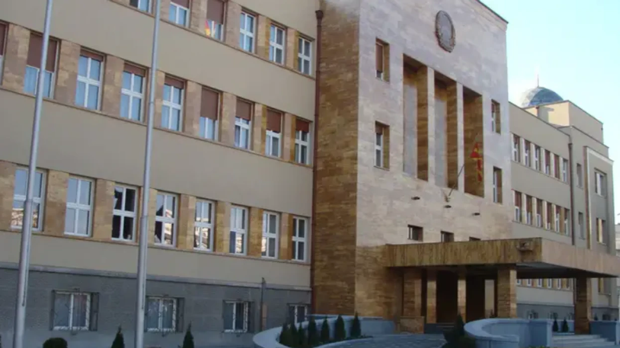 Ndryshimet ligjore për shfuqizimin e qeverisë teknike: Seancë plenare e rëndësishme në Kuvendin e Maqedonisë së Veriut 