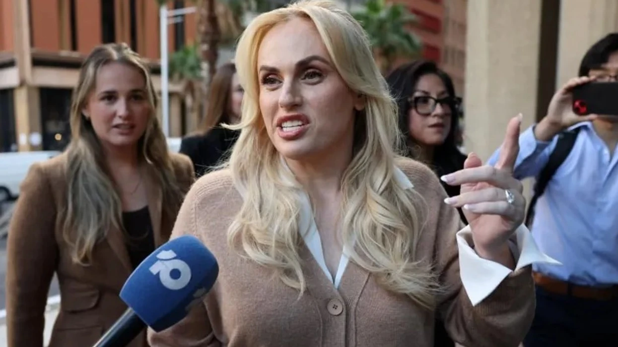 Pretendimet e Rebel Wilson cilësohen  shpikje dashakeqe    nis gjyqi për shpifje në Sidnei ndaj aktores së Hollywood it