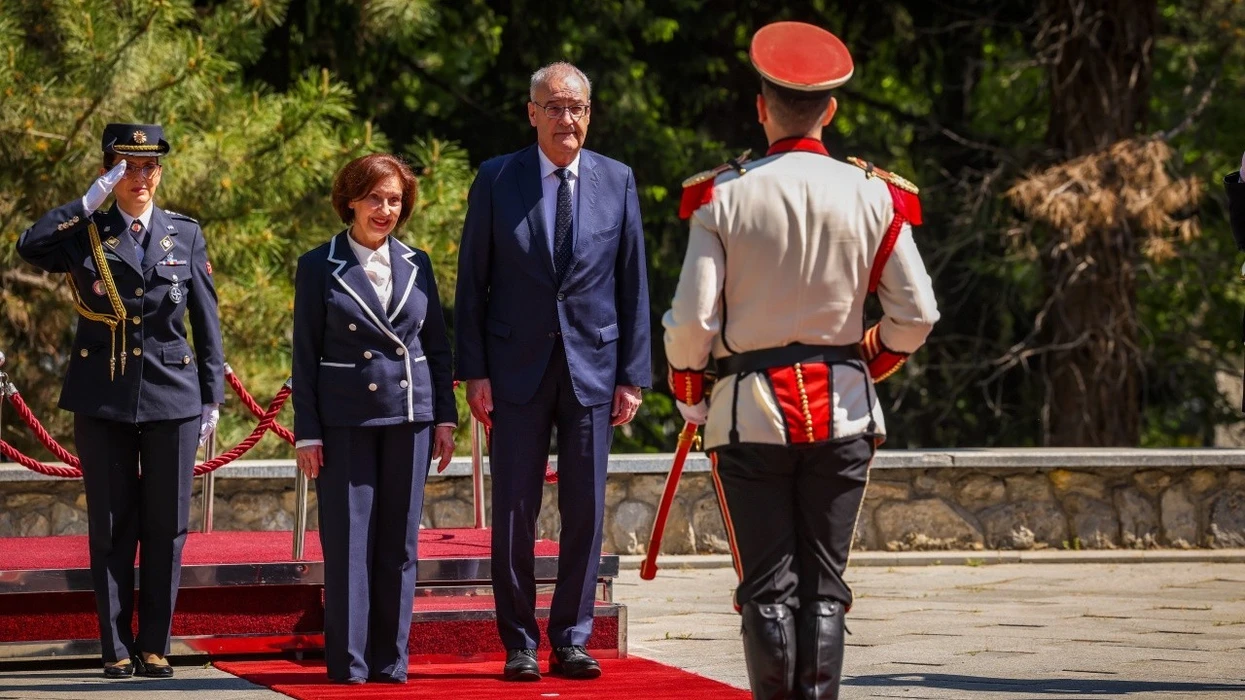 Presidentja Siljanovska Davkova e priti me nderime të larta shtetërore presidentin e Zvicrës  Guy Parmelin
