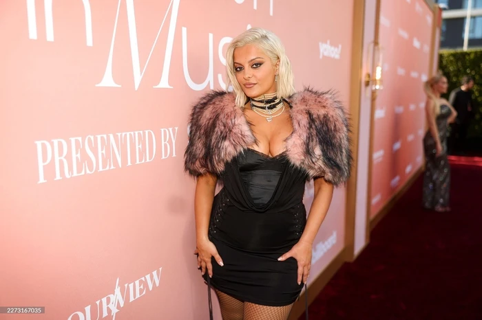 ne-mesin-e-grave-te-suksesshme-ne-muzike-bebe-rexha-shkelqen-ne-billboard-women-in-music-2026-me-paraqitje-te-vecante-ne-tapetin-e-kuq