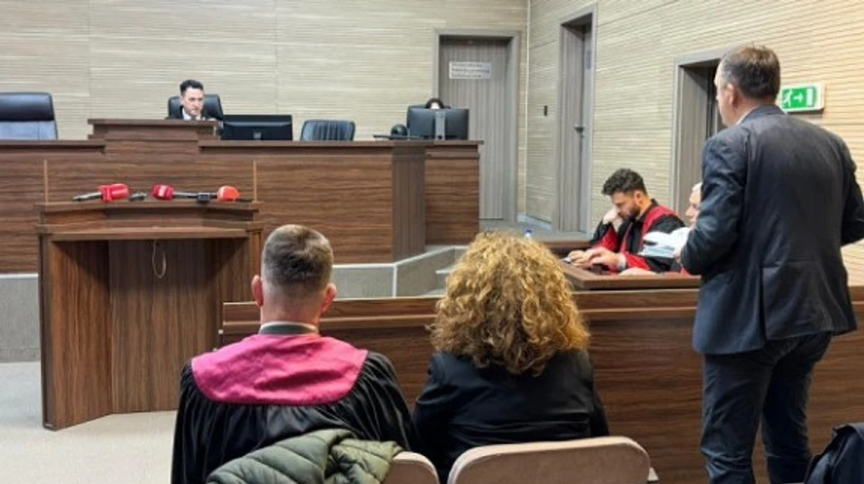 Gjyqi për gazin në kuvend  mbrojtja me vërejtje për provat e prokurorisë