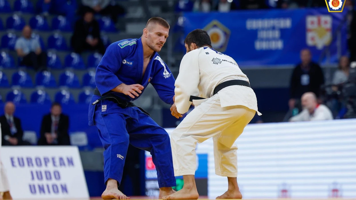 Akil Gjakova i pafat  mposhtet në repesazh për medaljen e bronztë