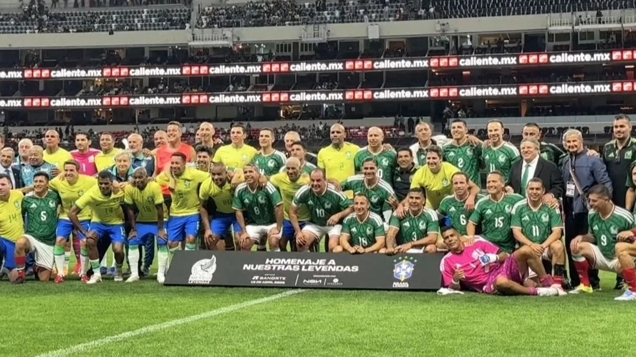 Ikonat e futbollit në një vend  Ronaldinho  Kaka dhe Adriano përsëri në fushë